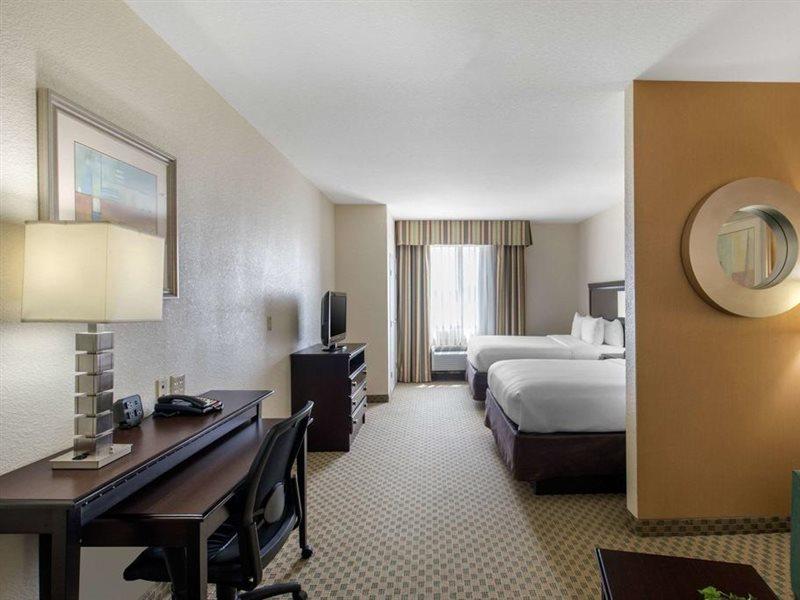 Fairfield By Marriott Inn & Suites Хилсборо Экстерьер фото