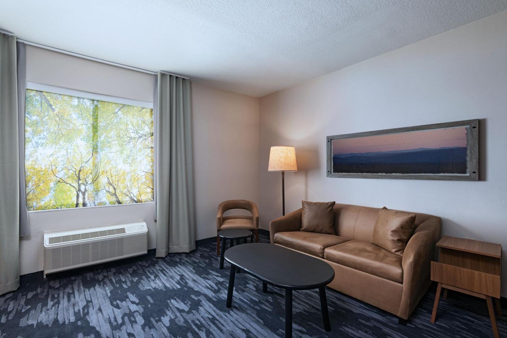 Fairfield By Marriott Inn & Suites Хилсборо Экстерьер фото