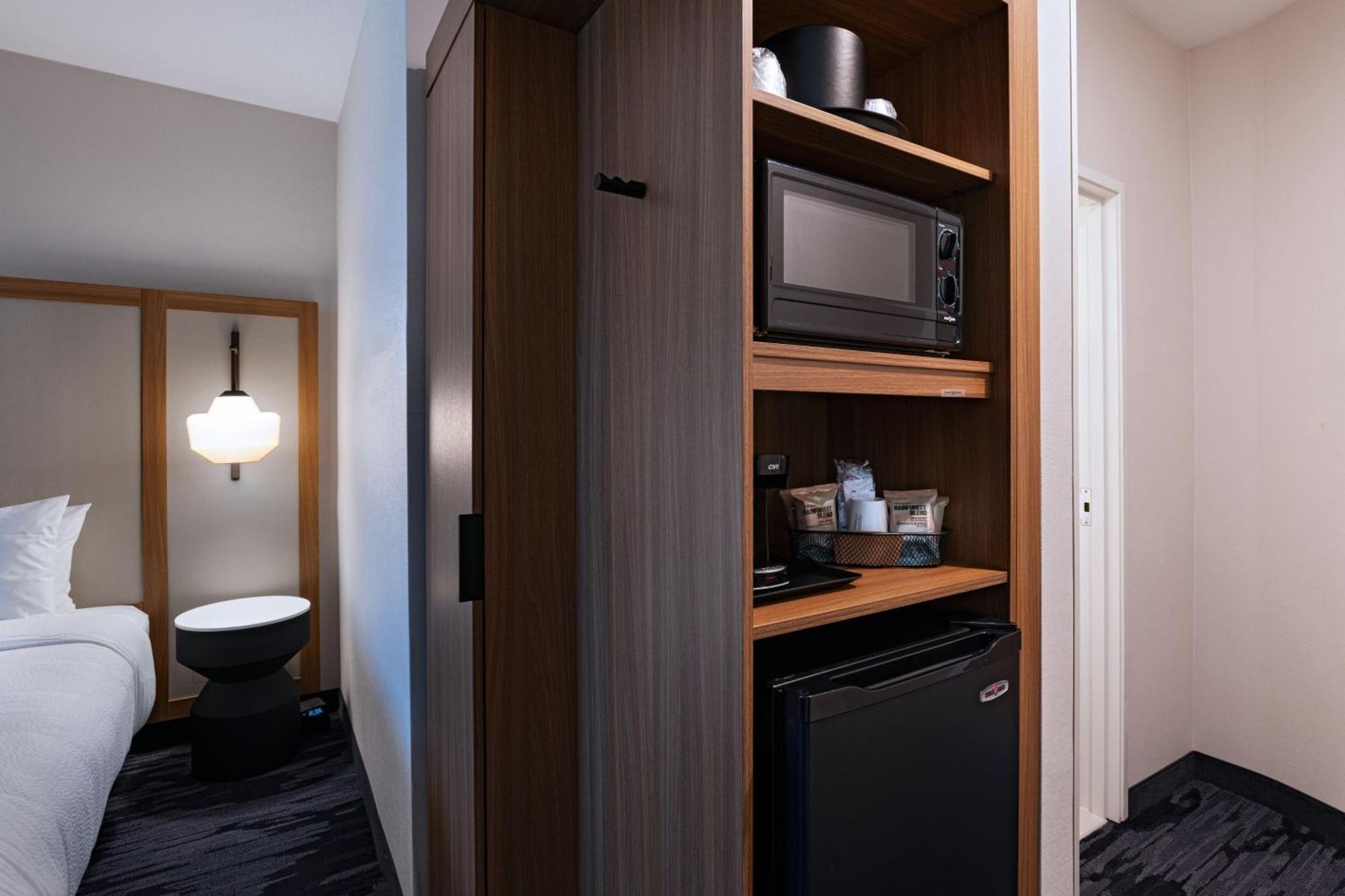 Fairfield By Marriott Inn & Suites Хилсборо Экстерьер фото